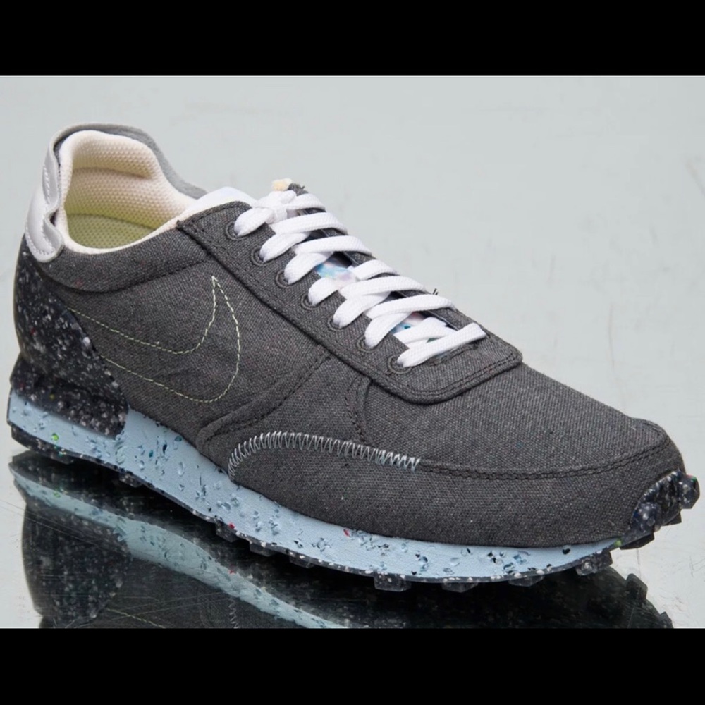 Nike daybreak type grey shoes
